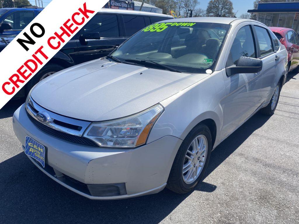 2009 SILVER FORD FOCUS SE (1FAHP35N89W) with an 2.0L engine, Automatic transmission, located at 930 E Little Creek Road, Norfolk, VA, 23518, (757) 588-0420, 36.915051, -76.244408 - Photo#0