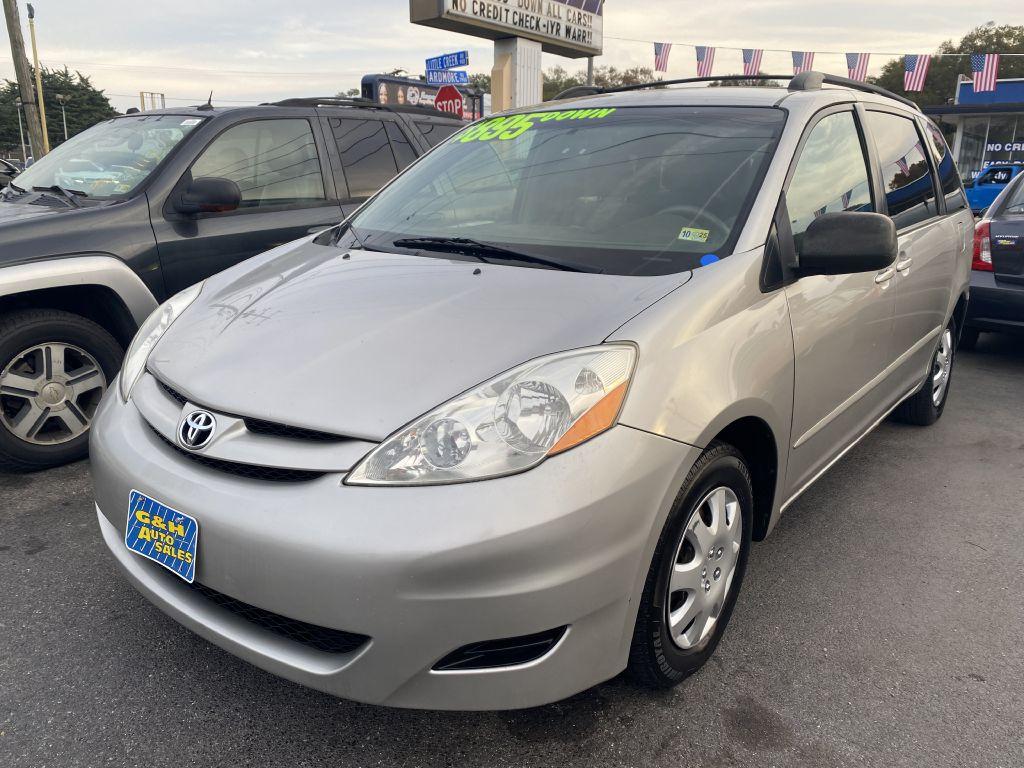 photo of 2009 TOYOTA SIENNA 4DR