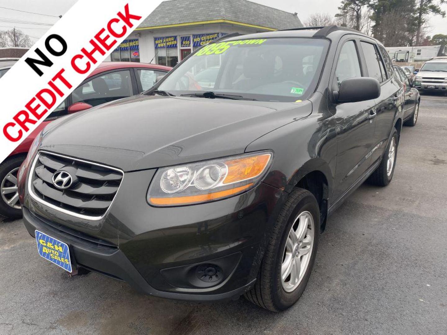2010 GRAY HYUNDAI SANTA FE GLS (5NMSG3AB1AH) with an 2.4L engine, Automatic transmission, located at 930 E Little Creek Road, Norfolk, VA, 23518, (757) 588-0420, 36.915051, -76.244408 - Photo#0