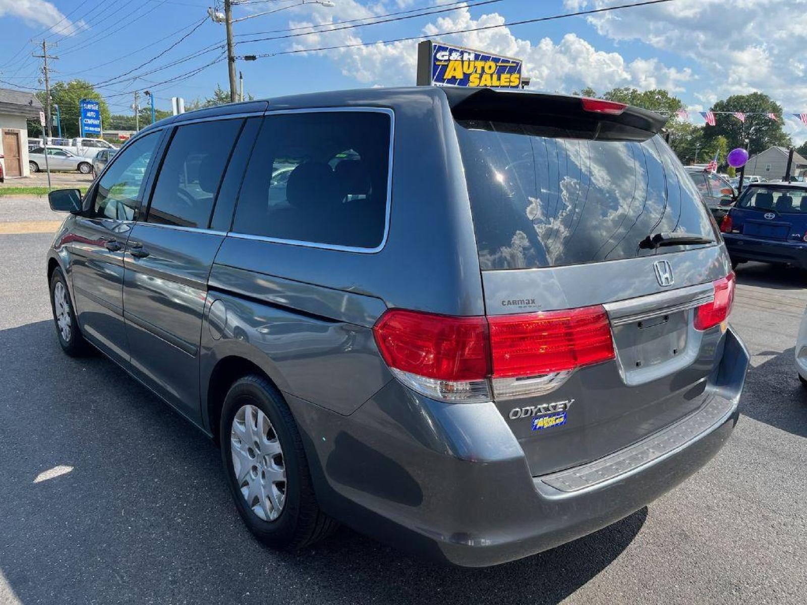 2010 GRAY HONDA ODYSSEY LX (5FNRL3H26AB) with an 3.5L engine, Automatic transmission, located at 930 E Little Creek Road, Norfolk, VA, 23518, (757) 588-0420, 36.915051, -76.244408 - Photo #3