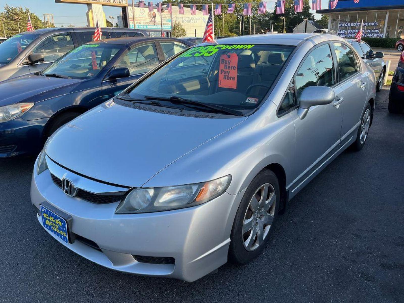 2009 SILVER HONDA CIVIC LX (2HGFA16549H) with an 1.8L engine, Automatic transmission, located at 930 E Little Creek Road, Norfolk, VA, 23518, (757) 588-0420, 36.915051, -76.244408 - Photo #0