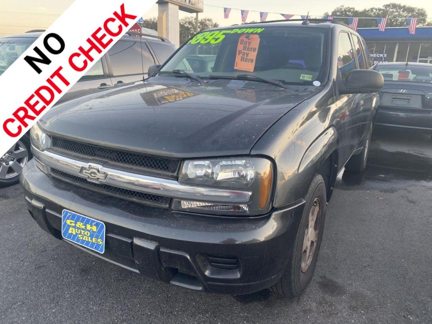 2005 GRAY CHEVROLET TRAILBLAZER LS (1GNDS13S452) with an 4.2L engine, Automatic transmission, located at 930 E Little Creek Road, Norfolk, VA, 23518, (757) 588-0420, 36.915051, -76.244408 - Photo#0