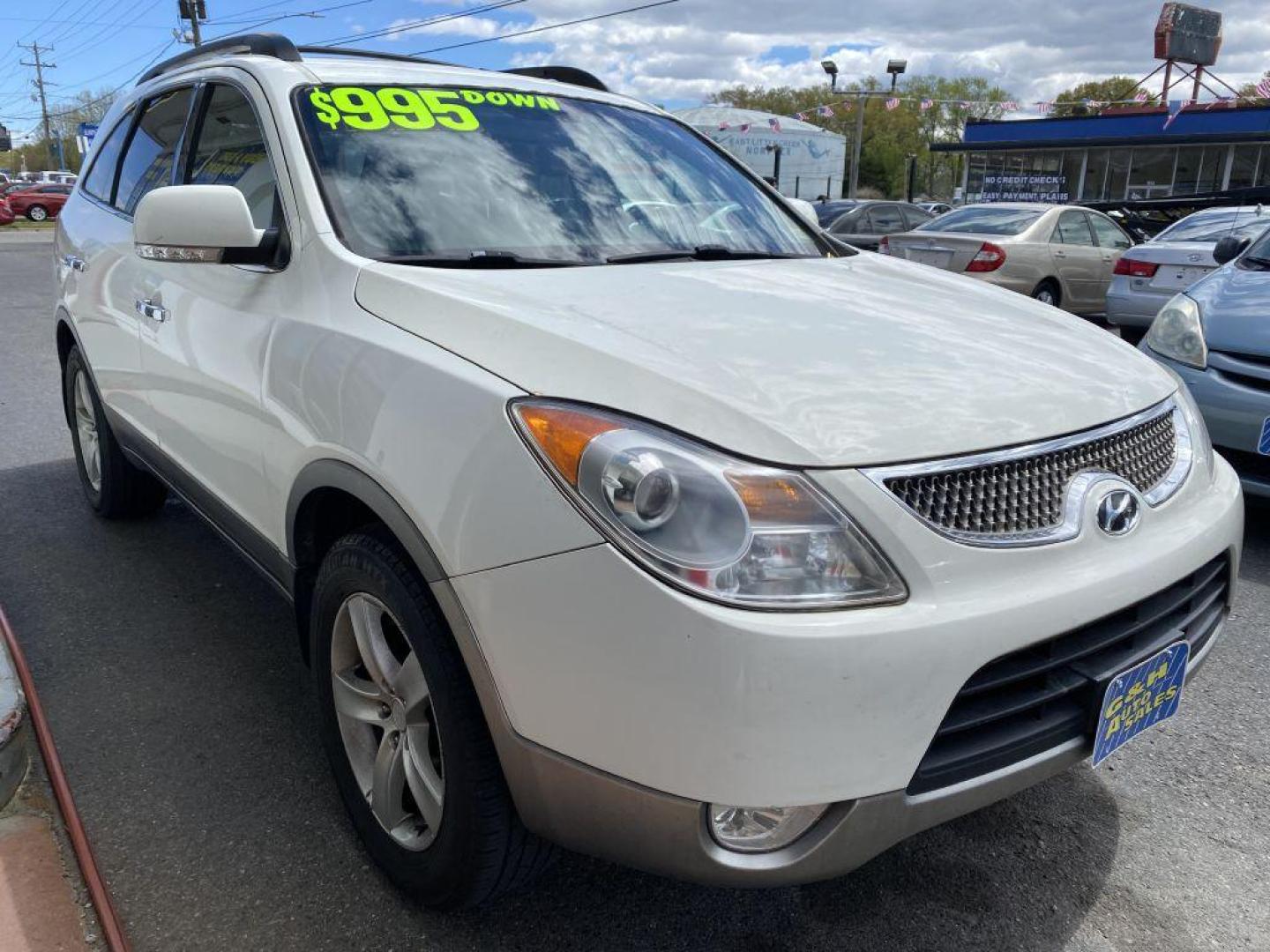 2008 WHITE HYUNDAI VERACRUZ GLS (KM8NU73CX8U) with an 3.8L engine, Automatic transmission, located at 930 E Little Creek Road, Norfolk, VA, 23518, (757) 588-0420, 36.915051, -76.244408 - Photo#0