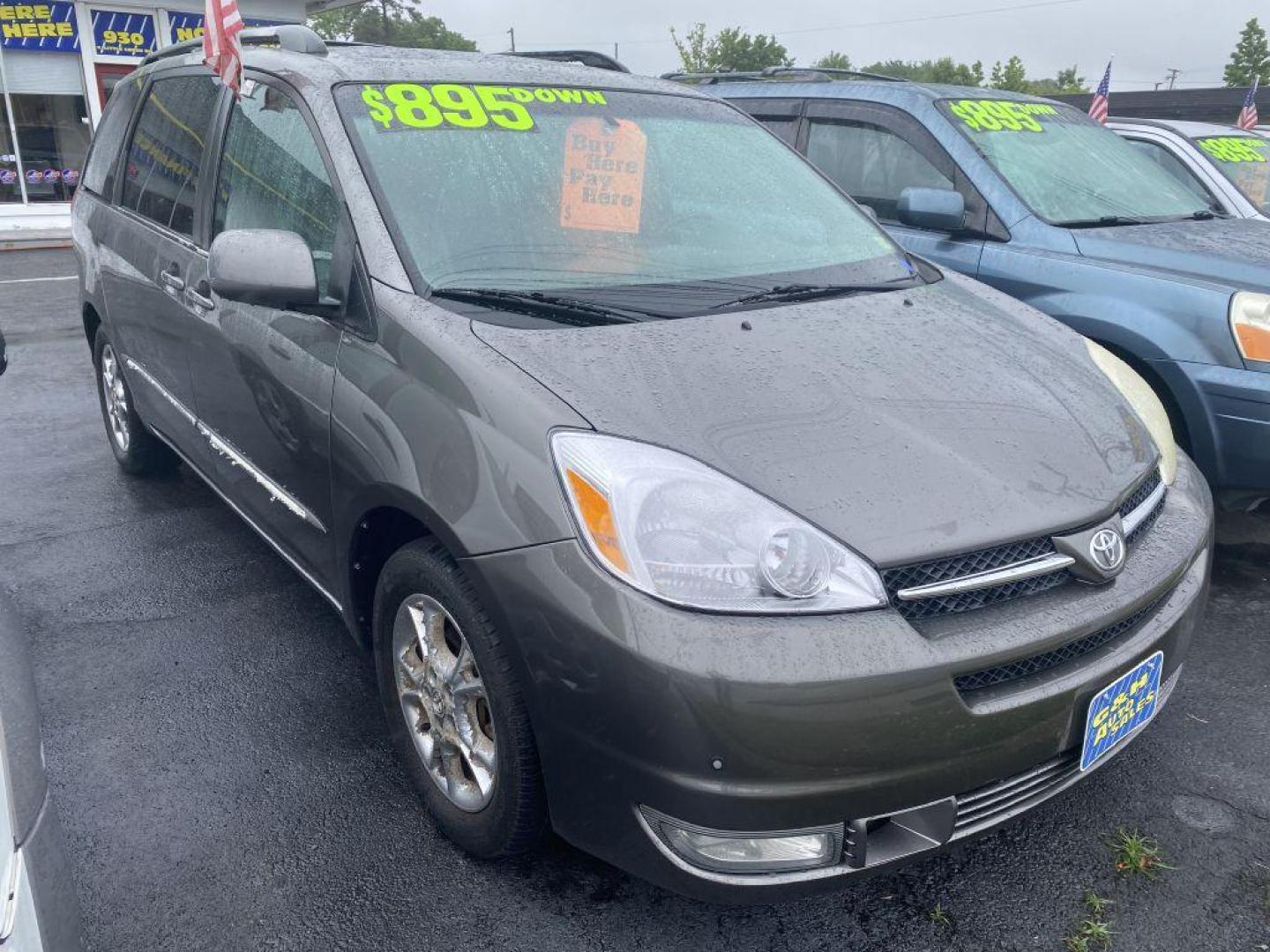 2004 GRAY TOYOTA SIENNA XLE (5TDZA22C54S) with an 3.3L engine, Automatic transmission, located at 930 E Little Creek Road, Norfolk, VA, 23518, (757) 588-0420, 36.915051, -76.244408 - Photo#0