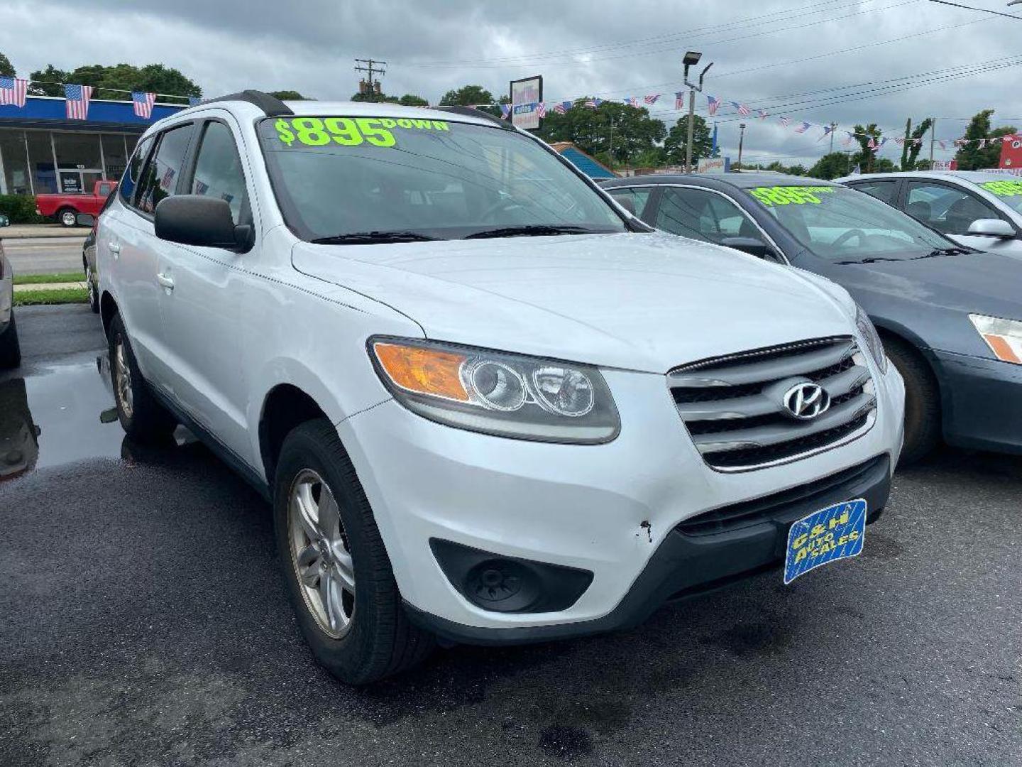2012 WHITE HYUNDAI SANTA FE GLS (5XYZGDAB2CG) with an 2.4L engine, Automatic transmission, located at 930 E Little Creek Road, Norfolk, VA, 23518, (757) 588-0420, 36.915051, -76.244408 - Photo#0