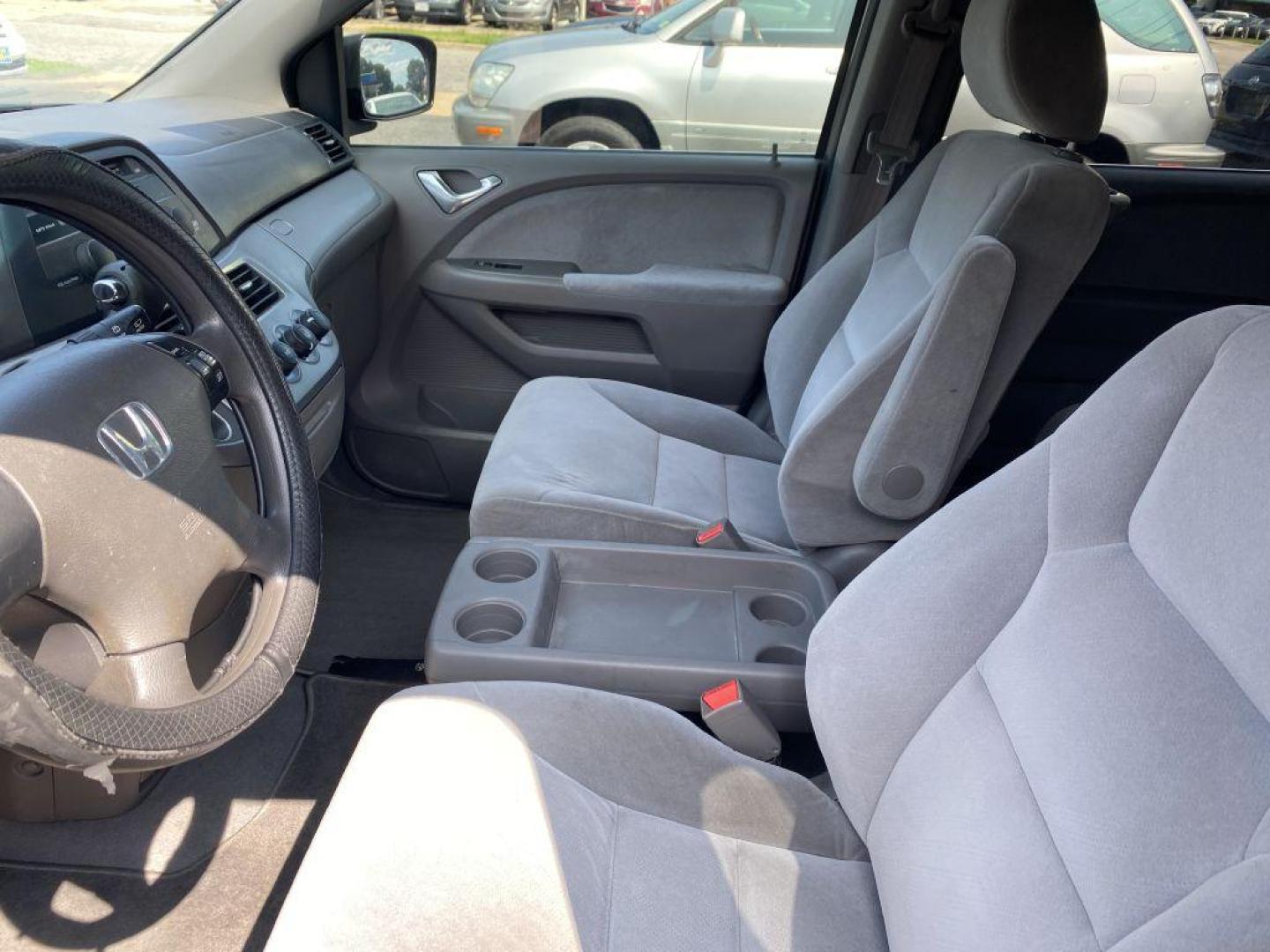 2009 GRAY HONDA ODYSSEY LX (5FNRL38209B) with an 3.5L engine, Automatic transmission, located at 930 E Little Creek Road, Norfolk, VA, 23518, (757) 588-0420, 36.915051, -76.244408 - Photo#1