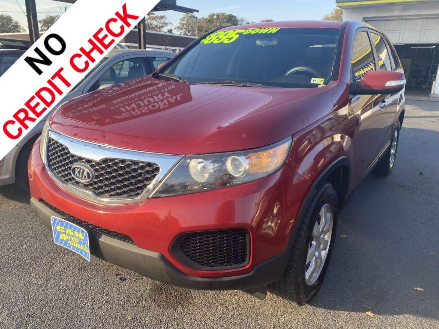 2011 RED KIA SORENTO BASE (5XYKT3A1XBG) with an 2.4L engine, Automatic transmission, located at 930 E Little Creek Road, Norfolk, VA, 23518, (757) 588-0420, 36.915051, -76.244408 - Photo#0