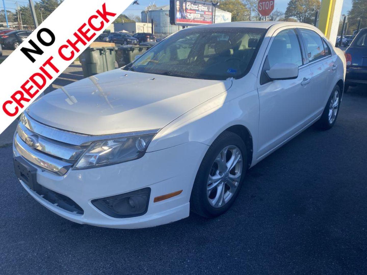 2012 WHITE FORD FUSION SE (3FAHP0HA8CR) with an 2.5L engine, Automatic transmission, located at 930 E Little Creek Road, Norfolk, VA, 23518, (757) 588-0420, 36.915051, -76.244408 - Photo#0