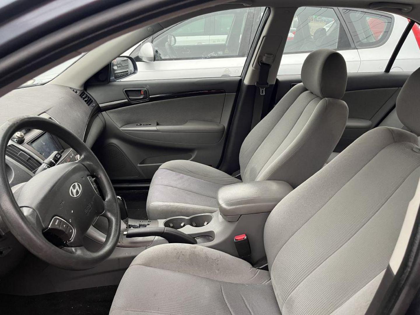 2009 GRAY HYUNDAI SONATA GLS (5NPET46C39H) with an 2.4L engine, Automatic transmission, located at 930 E Little Creek Road, Norfolk, VA, 23518, (757) 588-0420, 36.915051, -76.244408 - Photo#1