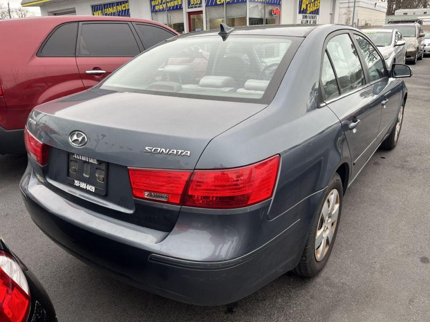 2009 GRAY HYUNDAI SONATA GLS (5NPET46C39H) with an 2.4L engine, Automatic transmission, located at 930 E Little Creek Road, Norfolk, VA, 23518, (757) 588-0420, 36.915051, -76.244408 - Photo#3