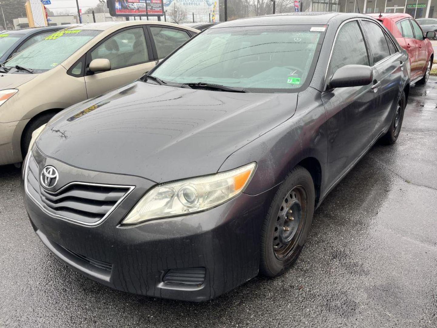 2011 GRAY TOYOTA CAMRY BASE (4T1BF3EKXBU) with an 2.5L engine, Automatic transmission, located at 930 E Little Creek Road, Norfolk, VA, 23518, (757) 588-0420, 36.915051, -76.244408 - Photo#0