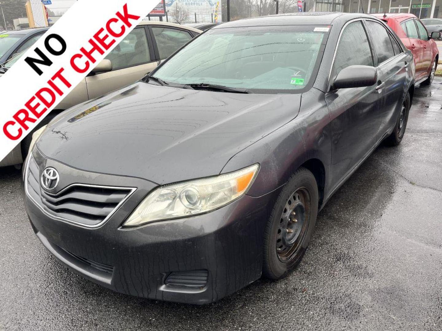 2011 GRAY TOYOTA CAMRY BASE (4T1BF3EKXBU) with an 2.5L engine, Automatic transmission, located at 930 E Little Creek Road, Norfolk, VA, 23518, (757) 588-0420, 36.915051, -76.244408 - Photo#0