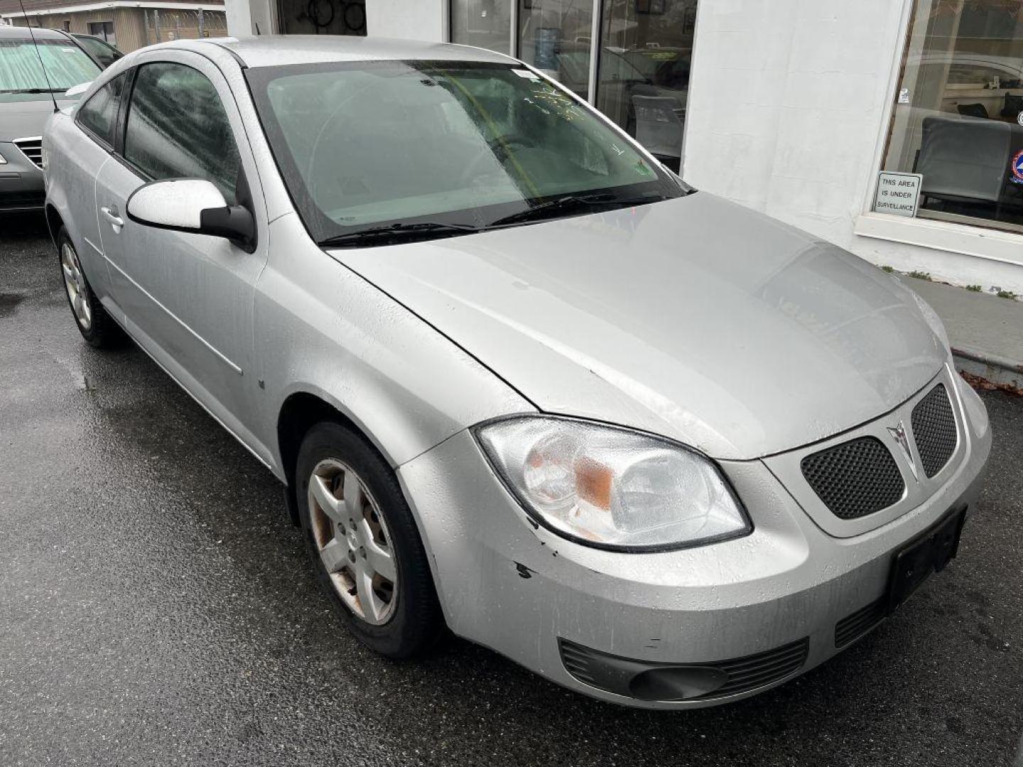 2009 SILVER PONTIAC G5 (1G2AS18H297) with an 2.2L engine, Automatic transmission, located at 930 E Little Creek Road, Norfolk, VA, 23518, (757) 588-0420, 36.915051, -76.244408 - Photo#0