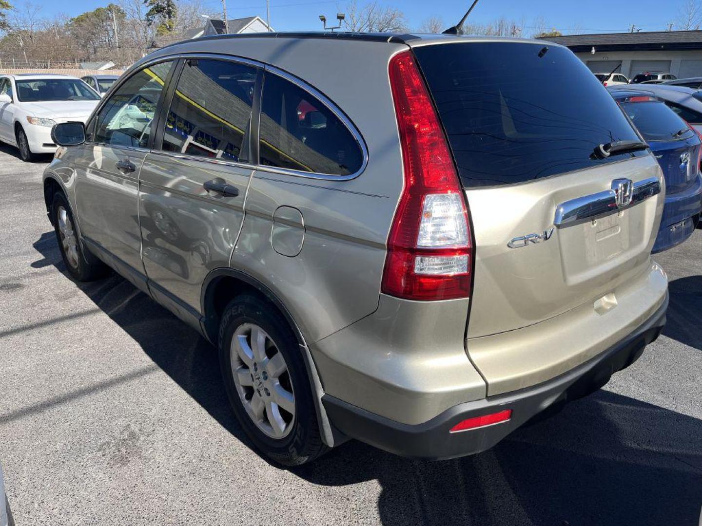 2007 GOLD HONDA CR-V EX (JHLRE38537C) with an 2.4L engine, Automatic transmission, located at 930 E Little Creek Road, Norfolk, VA, 23518, (757) 588-0420, 36.915051, -76.244408 - Photo#3