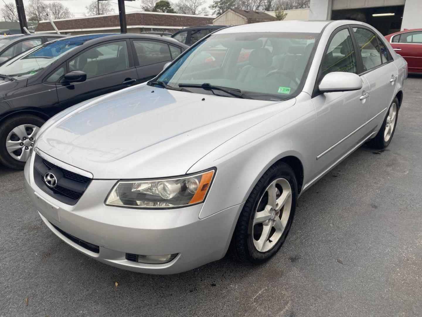 2006 SILVER HYUNDAI SONATA GLS (5NPEU46F16H) with an 3.3L engine, Automatic transmission, located at 930 E Little Creek Road, Norfolk, VA, 23518, (757) 588-0420, 36.915051, -76.244408 - Photo#0
