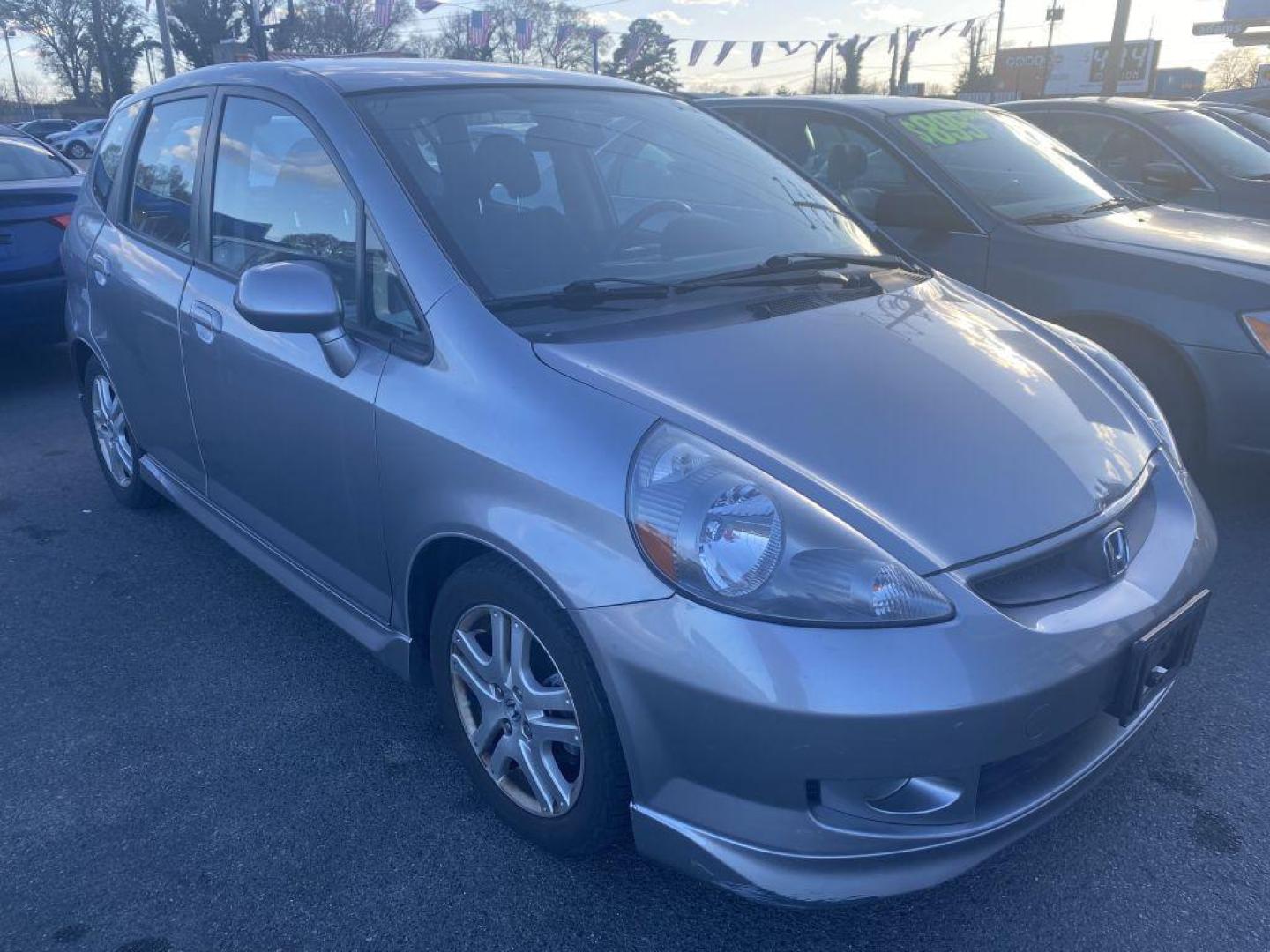 2007 SILVER HONDA FIT S (JHMGD38637S) with an 1.5L engine, Automatic transmission, located at 930 E Little Creek Road, Norfolk, VA, 23518, (757) 588-0420, 36.915051, -76.244408 - Photo#0