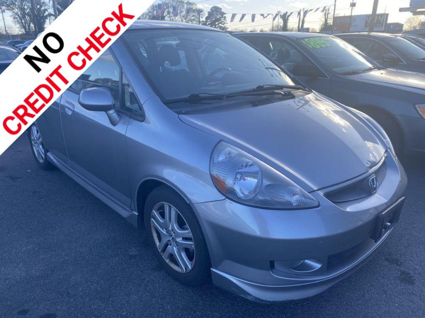 2007 SILVER HONDA FIT S (JHMGD38637S) with an 1.5L engine, Automatic transmission, located at 930 E Little Creek Road, Norfolk, VA, 23518, (757) 588-0420, 36.915051, -76.244408 - Photo#0