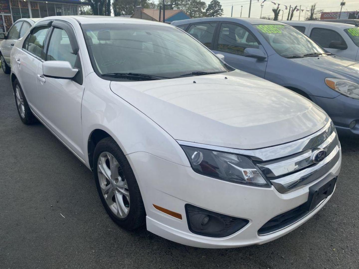 2012 WHITE FORD FUSION SE (3FAHP0HA1CR) with an 2.5L engine, Automatic transmission, located at 930 E Little Creek Road, Norfolk, VA, 23518, (757) 588-0420, 36.915051, -76.244408 - Photo#0