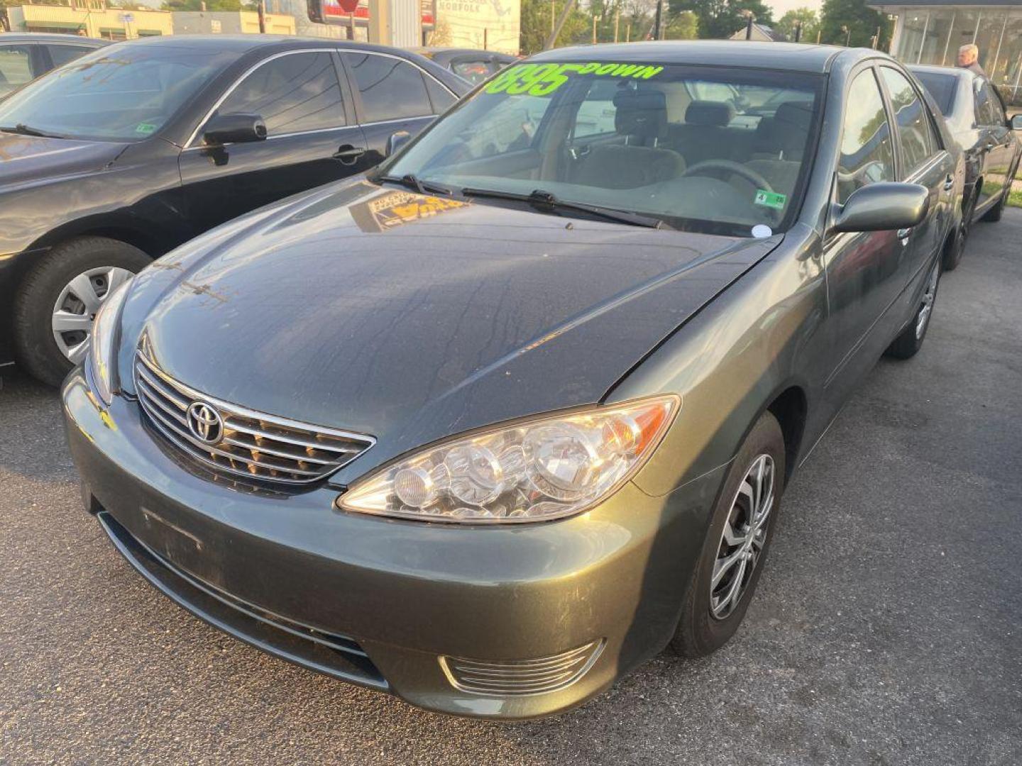 2005 GREEN TOYOTA CAMRY LE (4T1BE30K65U) with an 2.4L engine, Automatic transmission, located at 930 E Little Creek Road, Norfolk, VA, 23518, (757) 588-0420, 36.915051, -76.244408 - Photo#0