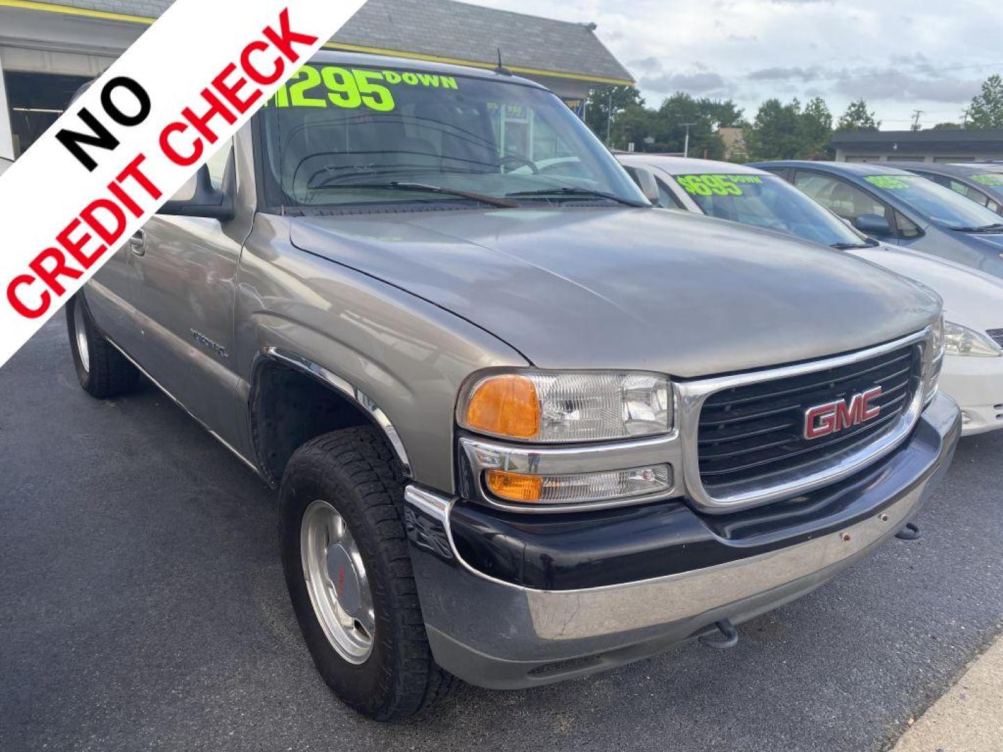 2002 TAN GMC YUKON XL 1500 (3GKFK16Z12G) with an 5.3L engine, Automatic transmission, located at 930 E Little Creek Road, Norfolk, VA, 23518, (757) 588-0420, 36.915051, -76.244408 - Photo#0
