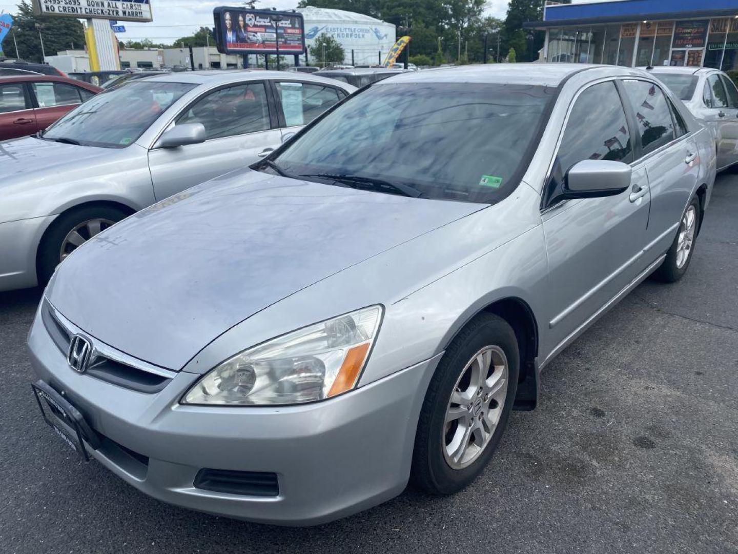 2007 SILVER HONDA ACCORD SE (1HGCM56317A) with an 2.4L engine, Automatic transmission, located at 930 E Little Creek Road, Norfolk, VA, 23518, (757) 588-0420, 36.915051, -76.244408 - Photo#0
