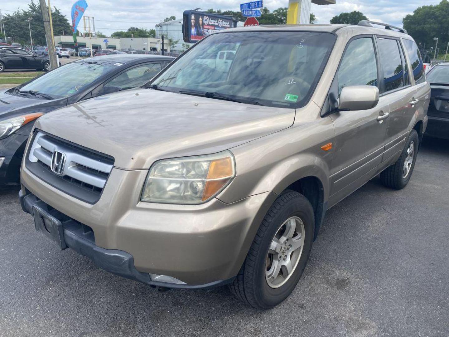 2006 GOLD HONDA PILOT EX (5FNYF18656B) with an 3.5L engine, Automatic transmission, located at 930 E Little Creek Road, Norfolk, VA, 23518, (757) 588-0420, 36.915051, -76.244408 - Photo#0