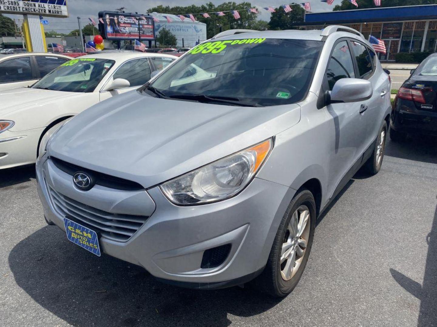 2010 SILVER HYUNDAI TUCSON GLS (KM8JUCAC3AU) with an 2.4L engine, Automatic transmission, located at 930 E Little Creek Road, Norfolk, VA, 23518, (757) 588-0420, 36.915051, -76.244408 - Photo#0
