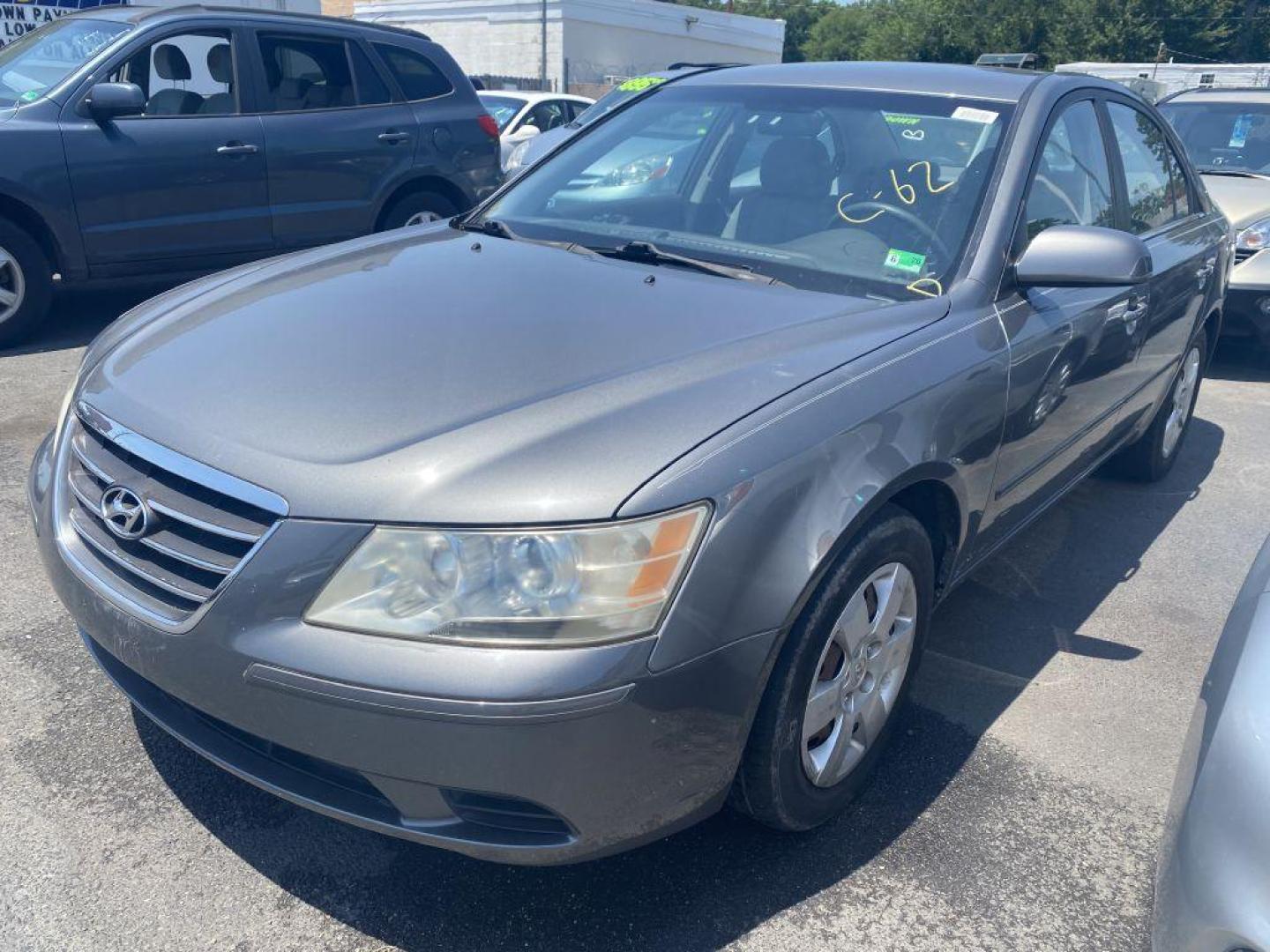 2009 GRAY HYUNDAI SONATA GLS (5NPET46C39H) with an 2.4L engine, Automatic transmission, located at 930 E Little Creek Road, Norfolk, VA, 23518, (757) 588-0420, 36.915051, -76.244408 - Photo#0