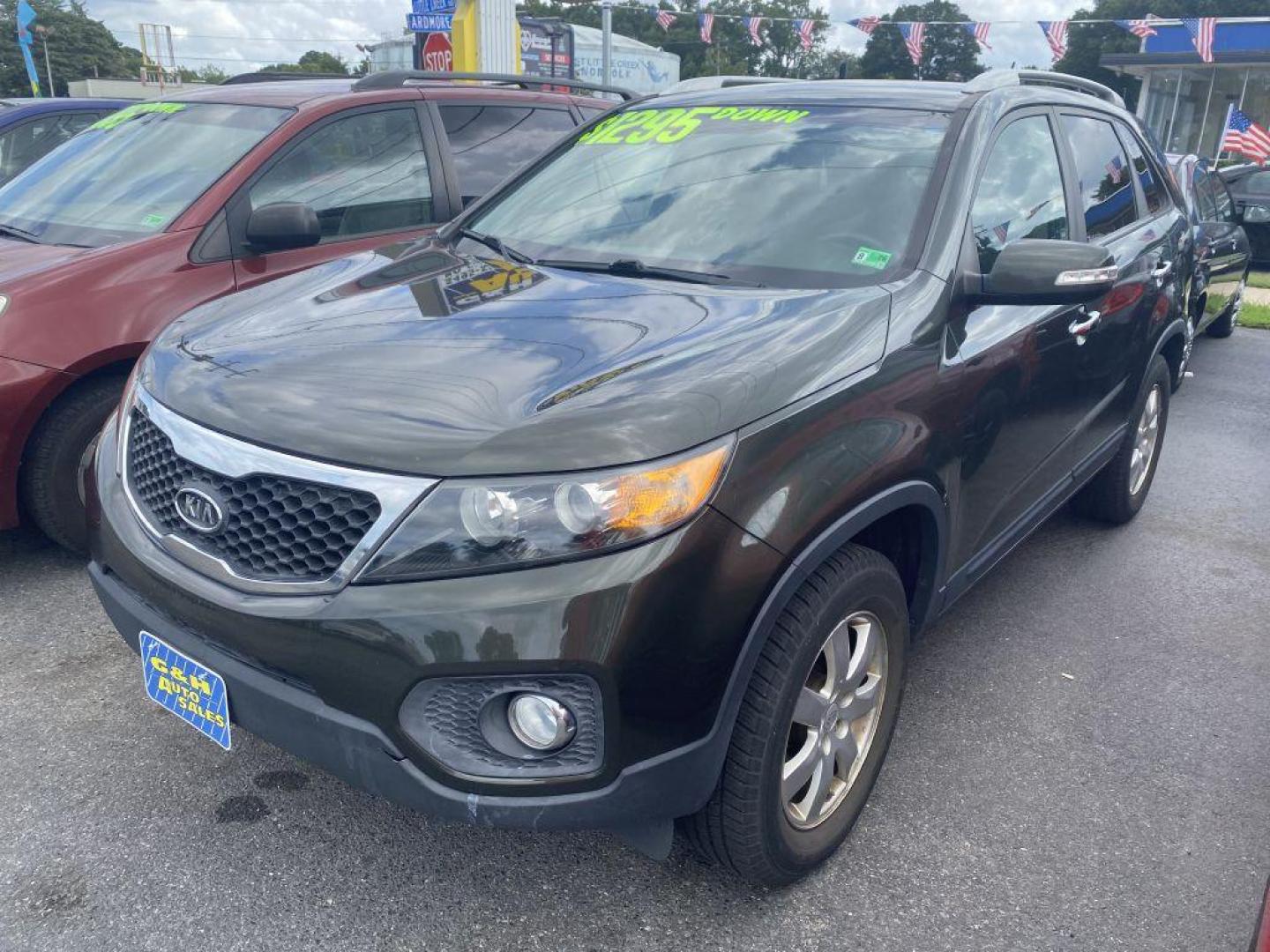 2011 GREEN KIA SORENTO BASE (5XYKT4A13BG) with an 2.4L engine, Automatic transmission, located at 930 E Little Creek Road, Norfolk, VA, 23518, (757) 588-0420, 36.915051, -76.244408 - Photo#0