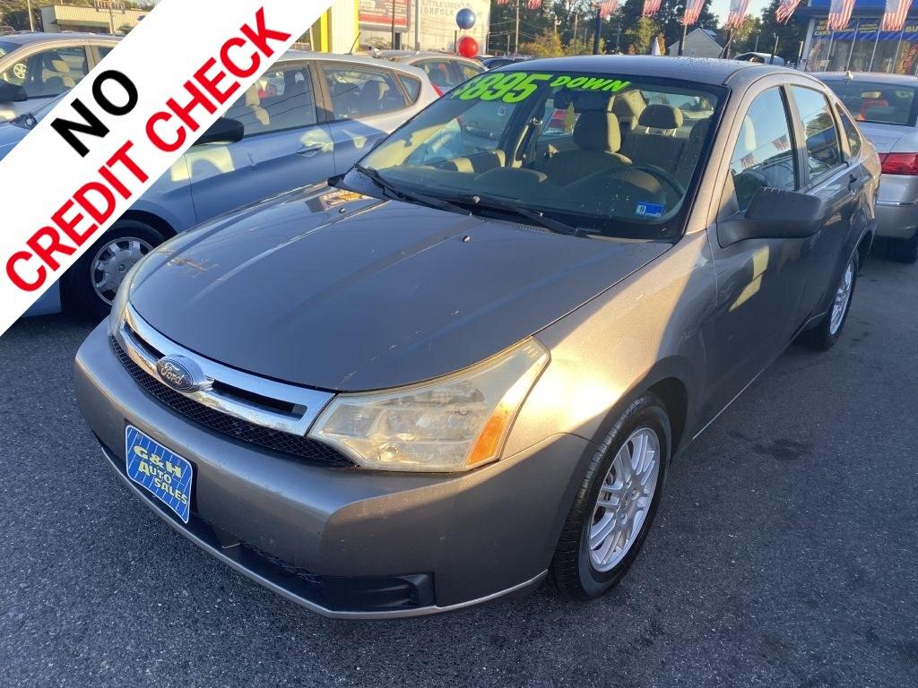 2010 GRAY FORD FOCUS SE (1FAHP3FN2AW) with an 2.0L engine, Automatic transmission, located at 930 E Little Creek Road, Norfolk, VA, 23518, (757) 588-0420, 36.915051, -76.244408- Photo#0