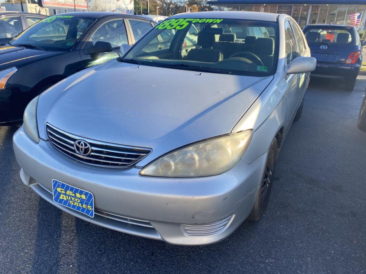 2005 SILVER TOYOTA CAMRY LE (4T1BE32K75U) with an 2.4L engine, Automatic transmission, located at 930 E Little Creek Road, Norfolk, VA, 23518, (757) 588-0420, 36.915051, -76.244408 - Photo#0