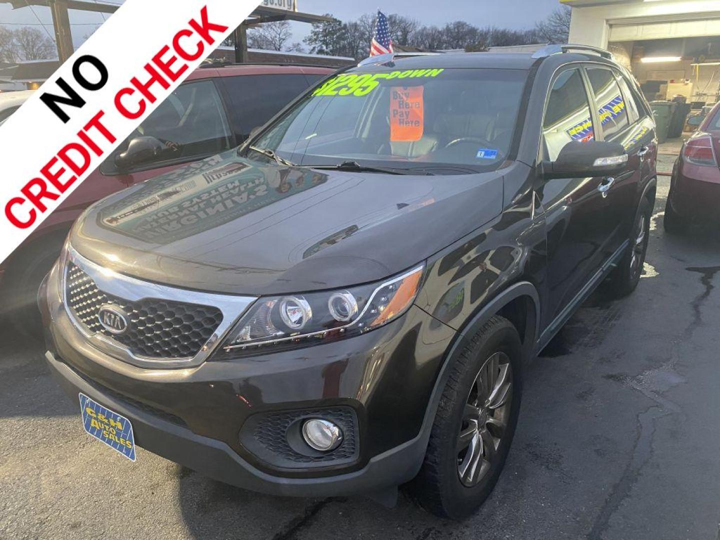 2011 GRAY KIA SORENTO EX (5XYKU4A26BG) with an 3.5L engine, Automatic transmission, located at 930 E Little Creek Road, Norfolk, VA, 23518, (757) 588-0420, 36.915051, -76.244408 - Photo#0