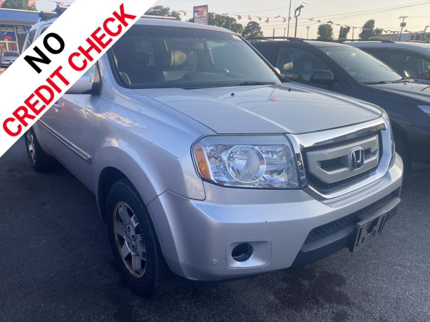 2010 SILVER HONDA PILOT TOURING (5FNYF4H86AB) with an 3.5L engine, Automatic transmission, located at 930 E Little Creek Road, Norfolk, VA, 23518, (757) 588-0420, 36.915051, -76.244408- Photo#0