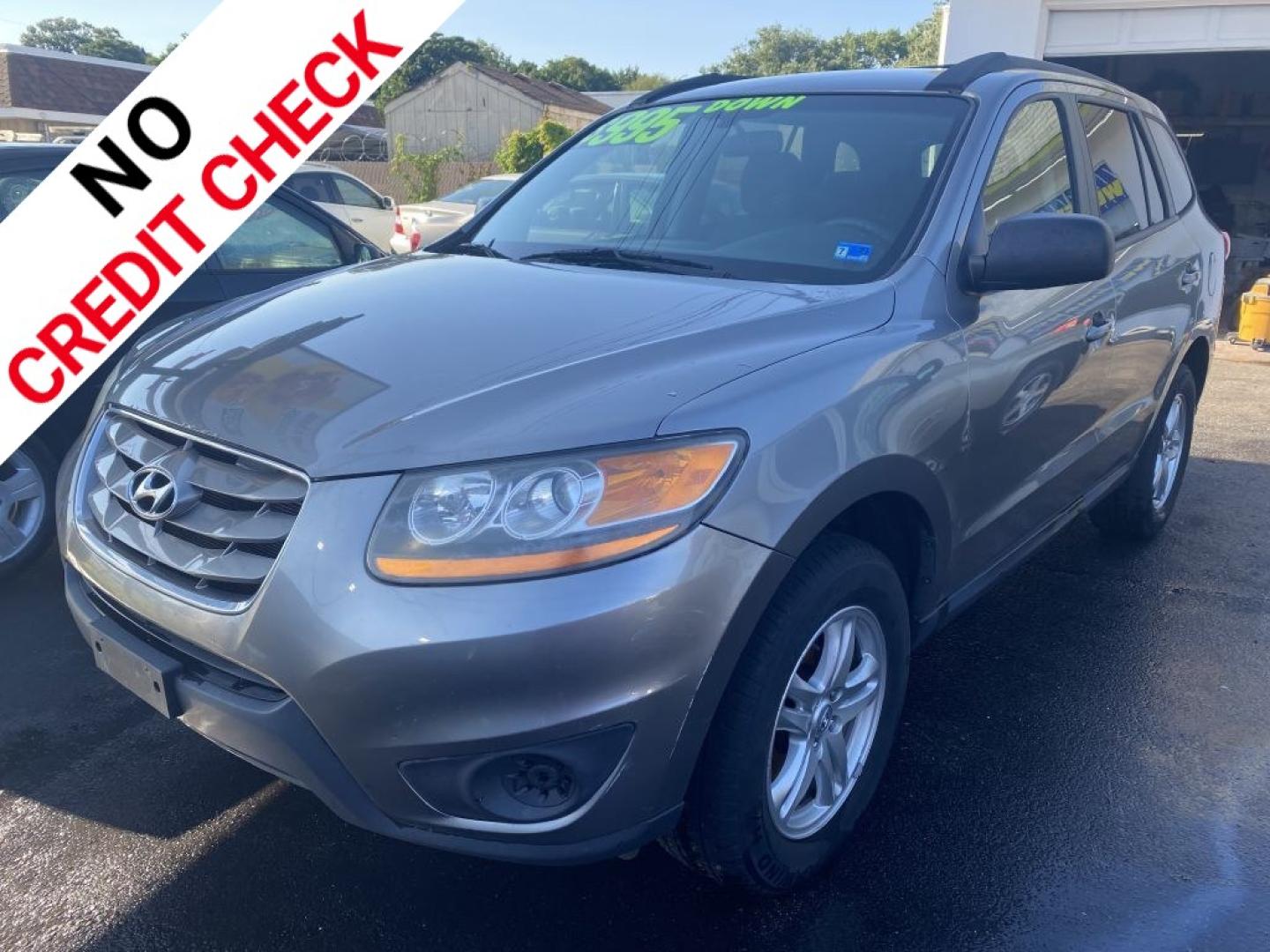 2011 GRAY HYUNDAI SANTA FE GLS (5XYZG3AB0BG) with an 2.4L engine, Automatic transmission, located at 930 E Little Creek Road, Norfolk, VA, 23518, (757) 588-0420, 36.915051, -76.244408- Photo#0