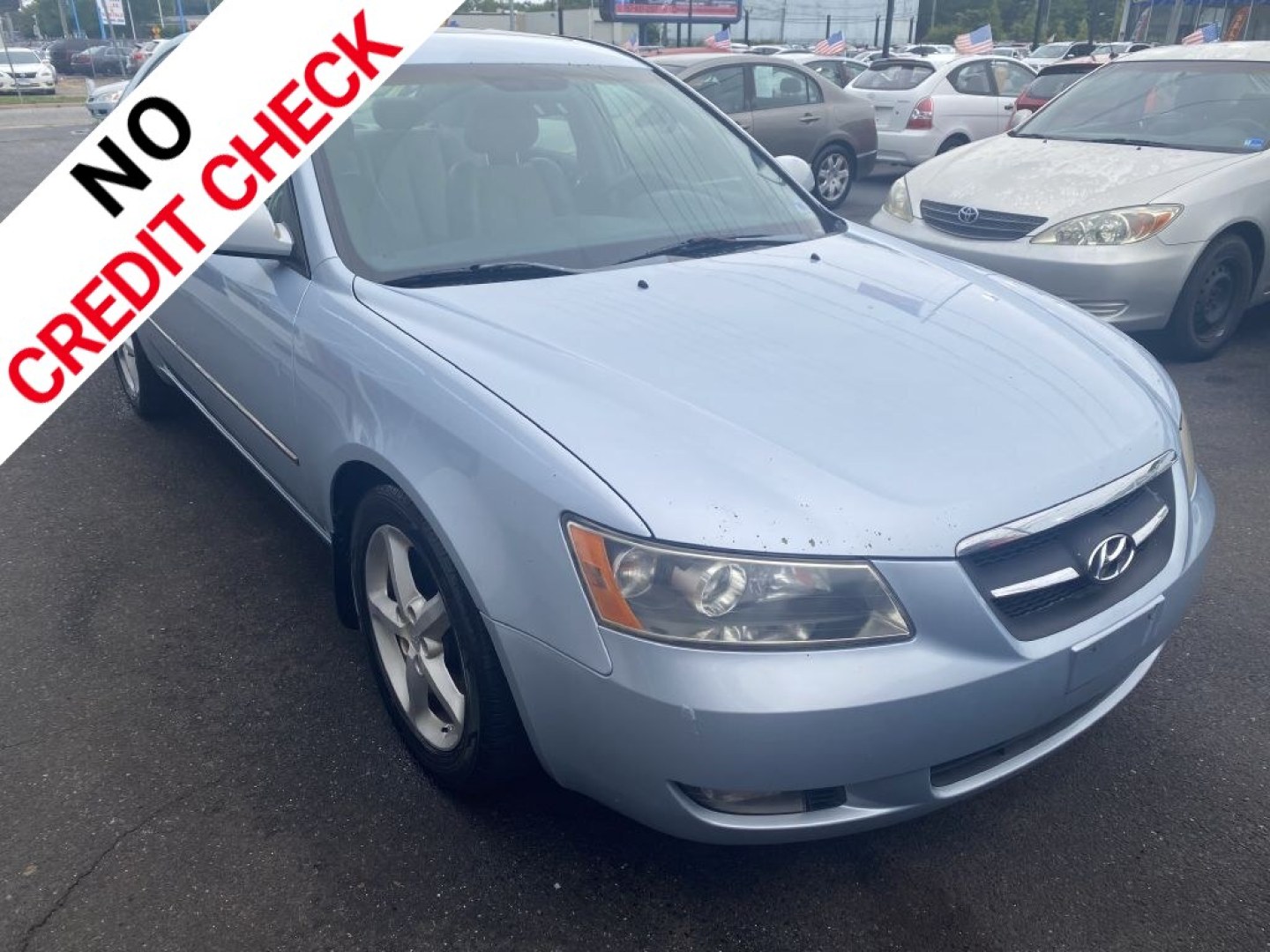 2008 SILVER HYUNDAI SONATA SE (5NPEU46F68H) with an 3.3L engine, Automatic transmission, located at 930 E Little Creek Road, Norfolk, VA, 23518, (757) 588-0420, 36.915051, -76.244408- Photo#0