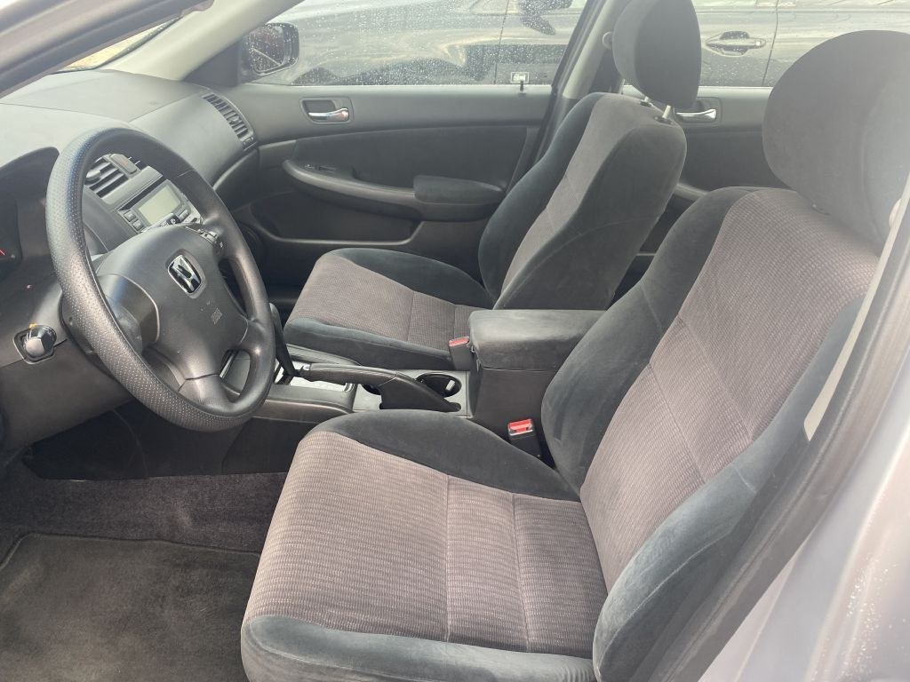 2003 SILVER HONDA ACCORD LX (1HGCM56343A) with an 2.4L engine, Automatic transmission, located at 930 E Little Creek Road, Norfolk, VA, 23518, (757) 588-0420, 36.915051, -76.244408- Photo#1