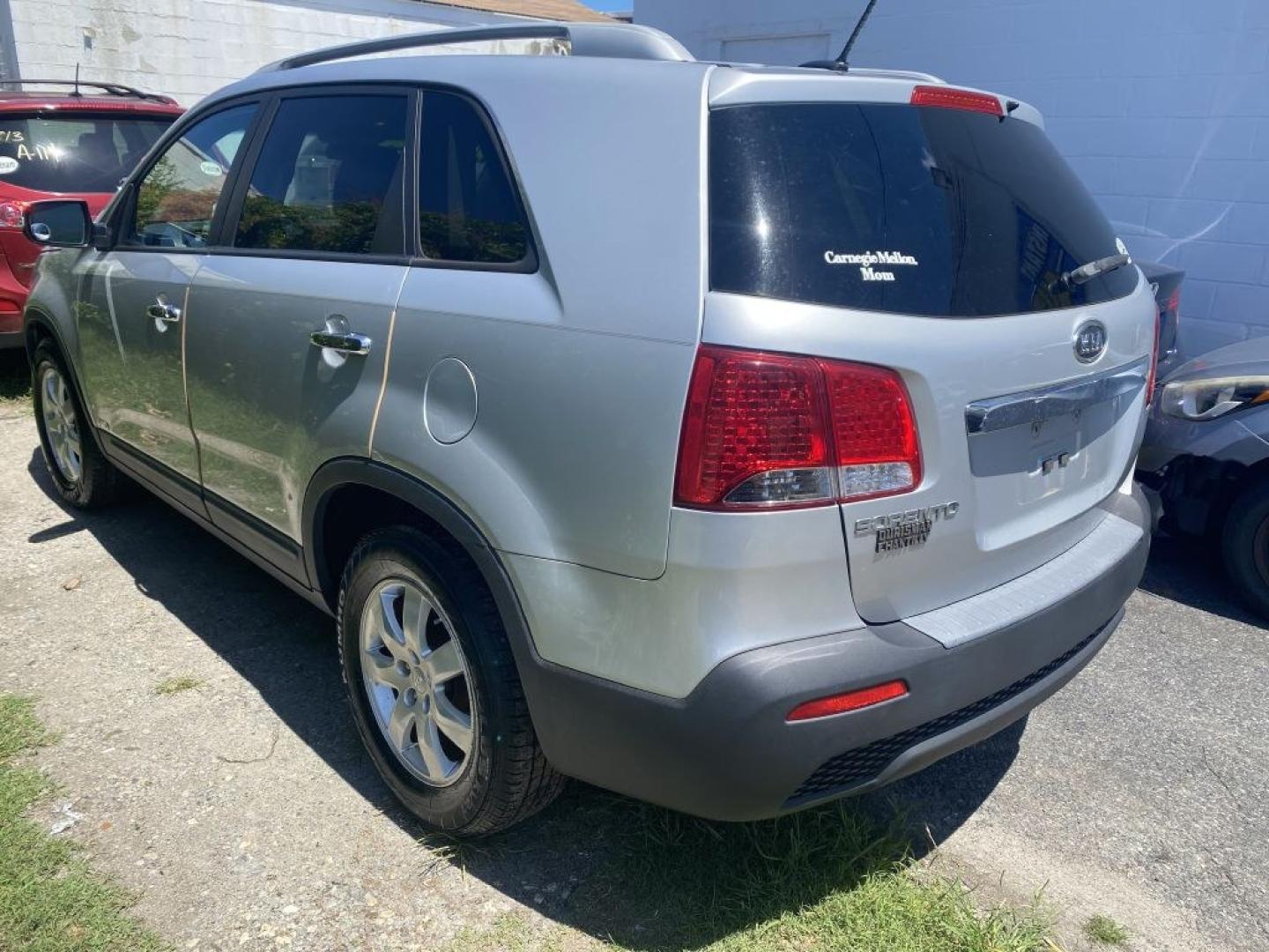 2013 SILVER KIA SORENTO LX (5XYKTDA29DG) with an 3.5L engine, Automatic transmission, located at 930 E Little Creek Road, Norfolk, VA, 23518, (757) 588-0420, 36.915051, -76.244408- Photo#3